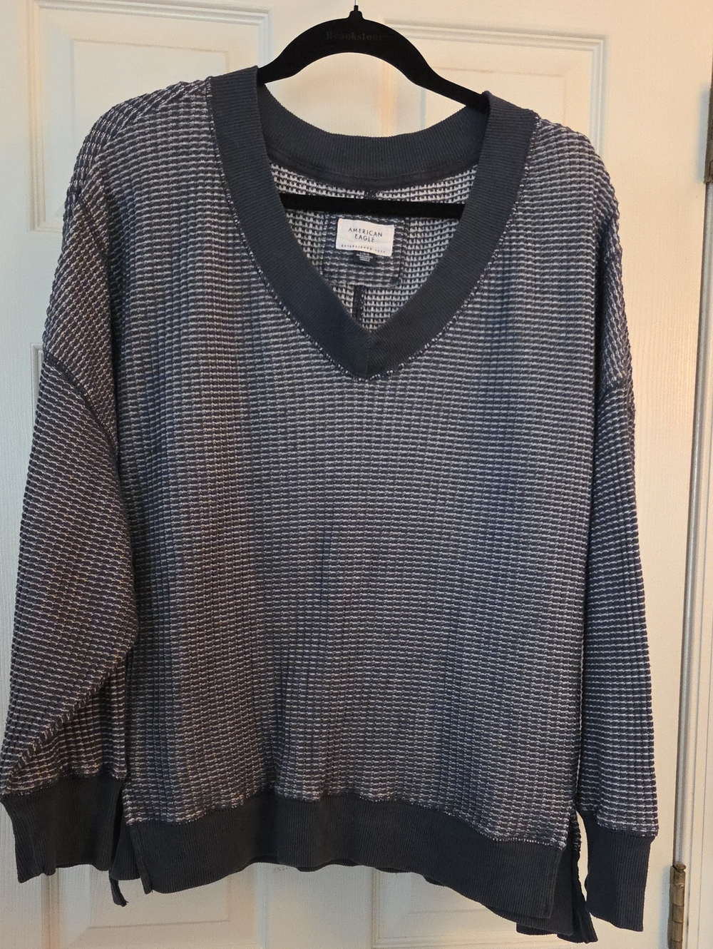 American Eagle Outfitters Gray-Blue V-Neck Waffle Knit Sweater